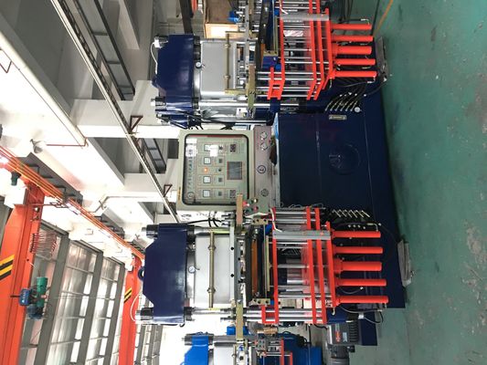 Fabricante de molde de silicona Máquina de moldeo por compresión al vacío de caucho de silicona para hacer placa de succión de silicona para alimentar bebés