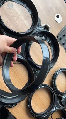Máquina de moldeo de vacío de caucho para fabricar sellos de caucho para tuberías de UPVC